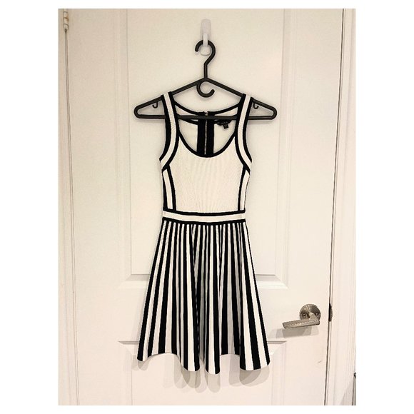 GUESS Sleeveless Mirage Bandage Striped Dress - Picture 1 of 4